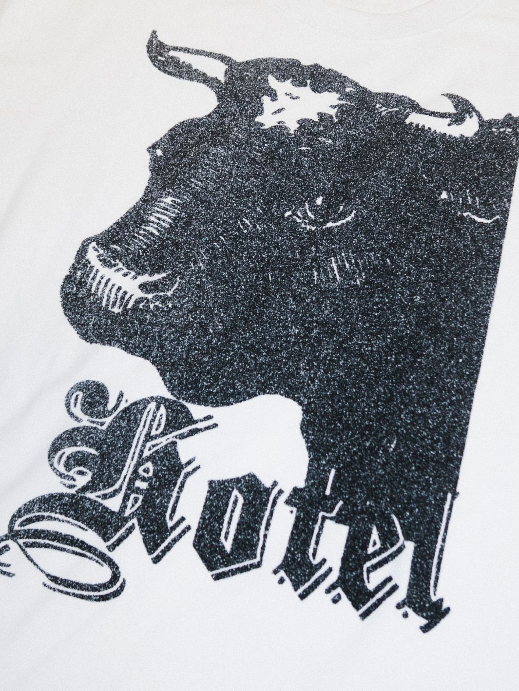Hotel Bison Tee | White