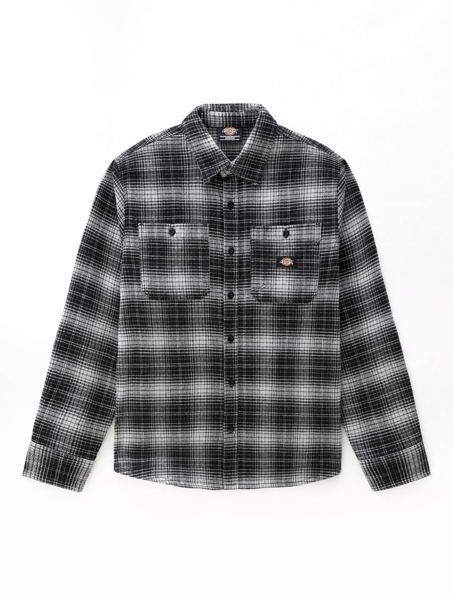 The Evansville Long Sleeve Shirt is a men's flannel shirt, inspired by classic workwear. Layer up with this timeless button-down shirt and stash small items in the chest pockets.